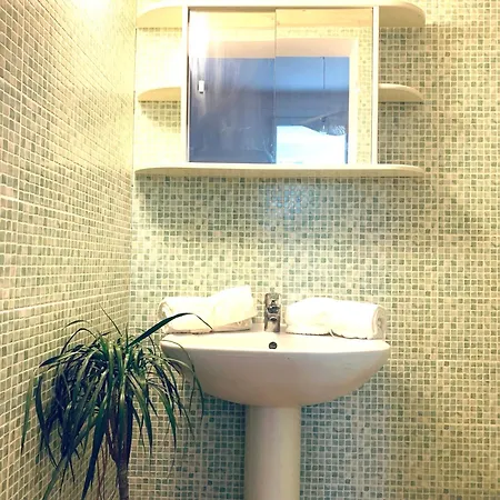 La Maison By Simone, La Vrai